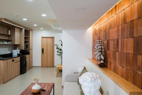 Η κουζίνα ή μικρή κουζίνα στο Yimwhan House 01, Wat Ratchaburana