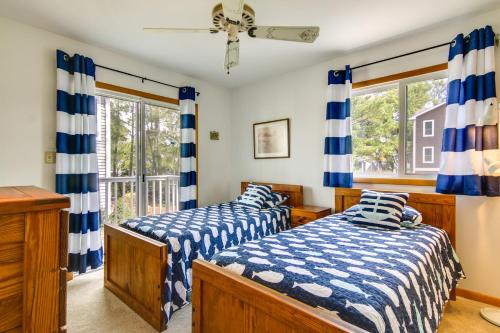 Postel nebo postele na pokoji v ubytování 3 and half Blocks to Ocean Bethany Beach Getaway