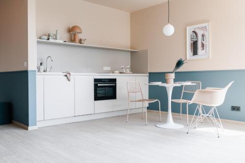 Kitchen o kitchenette sa Exklusive Design Appartement Magnolia Neubau
