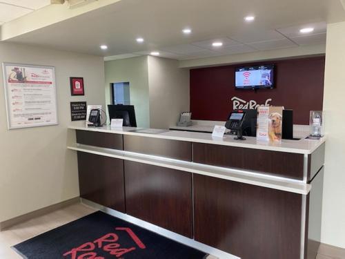 Ο χώρος του λόμπι ή της ρεσεψιόν στο Red Roof Inn Somerset, PA