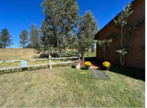 Κήπος έξω από το Yellowstone Cattle Baron EnSuite, Private Entrance & Parking - Prairie Rose B&B