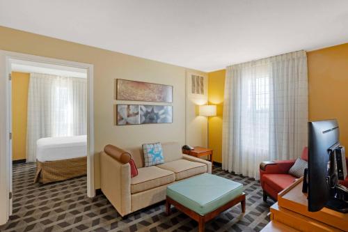 Postel nebo postele na pokoji v ubytování MainStay Suites Mt Laurel - Philadelphia