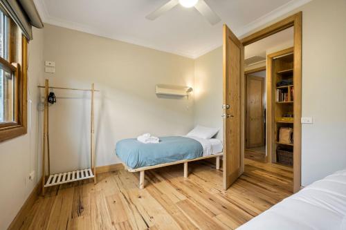 Ένα ή περισσότερα κρεβάτια σε δωμάτιο στο One Bright Stay