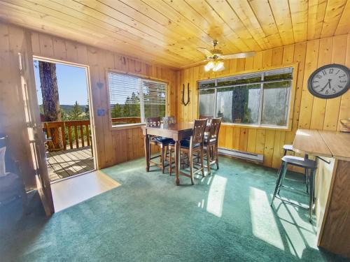 Fotografie z fotogalerie ubytování Totem Pole Lodge v destinaci Duck Creek Village