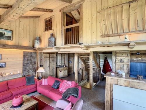 Chalet 6 pièces à Combloux avec cheminée et parking - FR-1-560-21