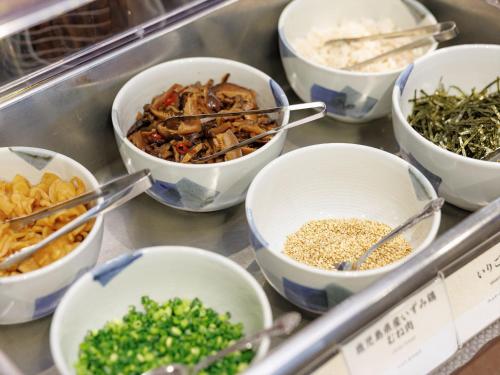 Makanan di atau berdekatan hotel