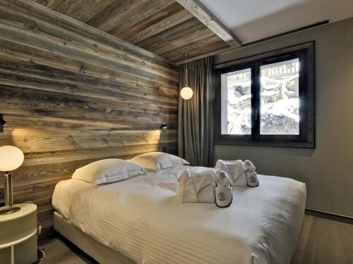 Appartement de Luxe avec Cheminée, Balcon et Parking à Les Allues, Skis aux Pieds - FR-1-613-62