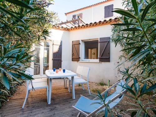 Charmant T2 en rez-de-jardin avec piscine, garage et WIFI à Narbonne-Plage - FR-1-409-208