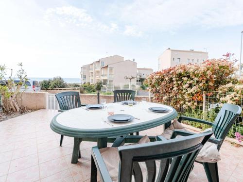 Pavillon 3 pièces avec piscine et parking proche plages - FR-1-409-226