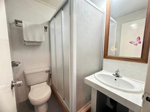 Kylpyhuone majoituspaikassa Hotel Lutana