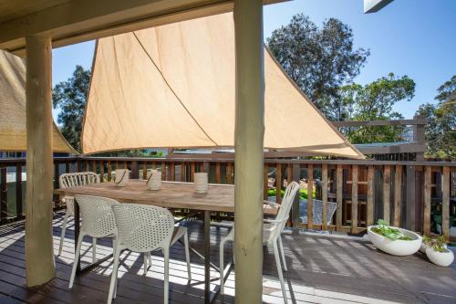 Μπαλκόνι ή βεράντα στο The Treehouse Pet Friendly 2 Mins Walk to Beach
