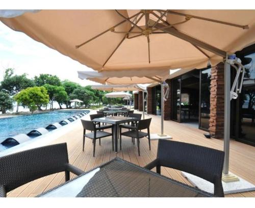 Restaurace v ubytování Astoria Palawan 4