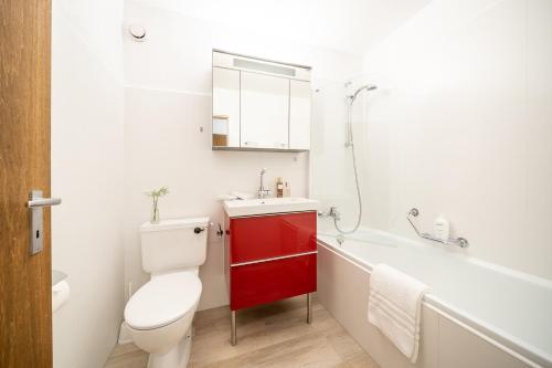 Ένα μπάνιο στο 4103 Charmantes, neu renoviertes Studio