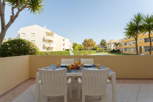 Centralgarve - Spacious & Elegant - Vilamoura w Pool - Jacarandás