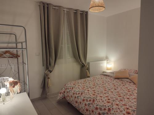 La petite maison tesisinde bir odada yatak veya yataklar