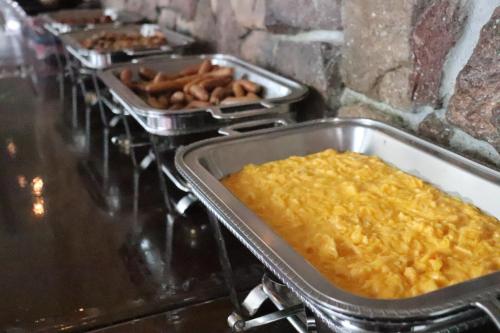Makanan di atau berdekatan hotel