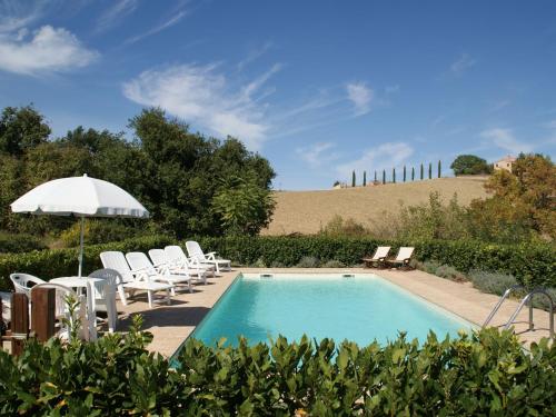 Charming holiday home in Treia with shared pool