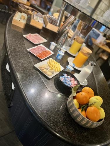Makanan di atau berdekatan hotel