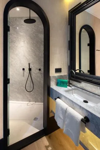 Hotel Montera Madrid, Curio Collection By Hilton photo 13