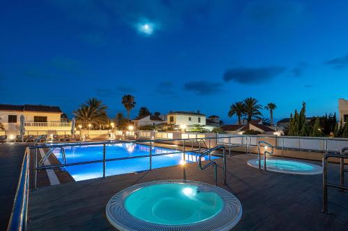Bazén v ubytování Poseidon La Manga Hotel & Spa - Designed for Adults nebo v jeho okolí