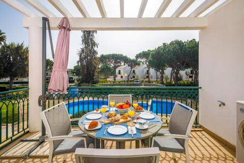 Falésia Cliff Apartment by The Portuguese Butler