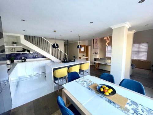 Nhà bếp/bếp nhỏ tại Atlantic Cove