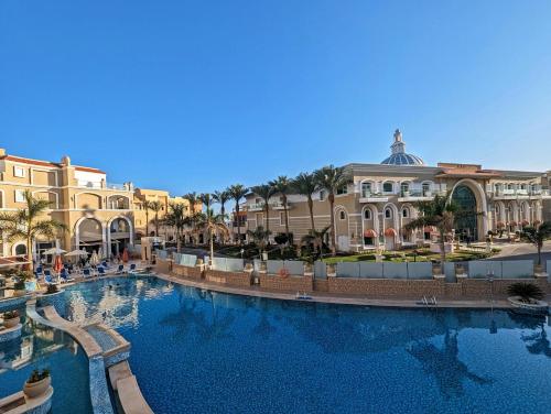 Бассейн в KaiSol Romance Resort Sahl Hasheesh - Adults Only или поблизости