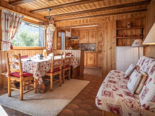 Posezení v ubytování Apartment Mélèze by Interhome