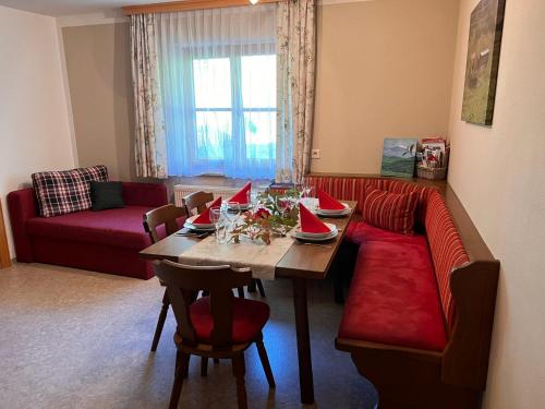 Posezení v ubytování Apartment Bauernhof Gasteg-2 by Interhome