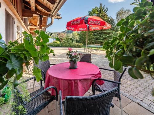 Κήπος έξω από το Apartment Alpenrose Apartment 3 by Interhome