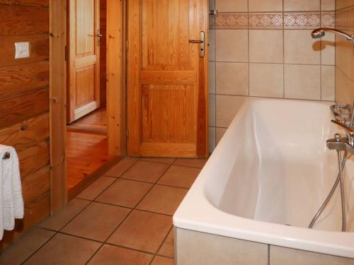 Koupelna v ubytování Chalet Edelweiss by Interhome