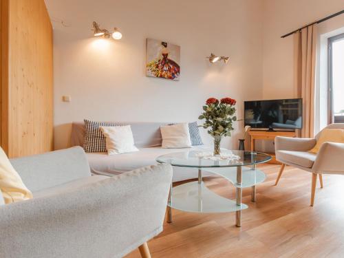 Μια τηλεόραση ή/και κέντρο ψυχαγωγίας στο Apartment Anna-Katharina by Interhome