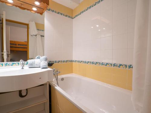 Apartment Boëdette 109 A by Interhome
