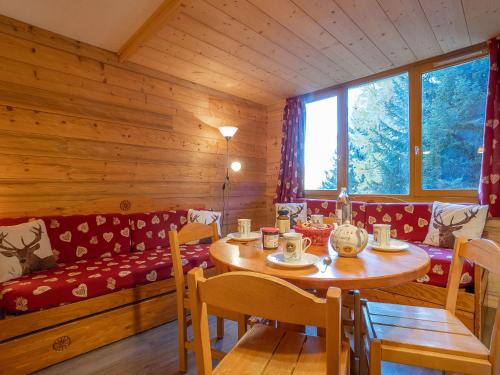 Apartment Boëdette 109 A by Interhome