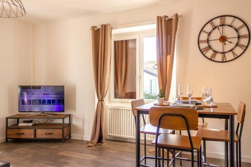 Photo de la galerie de l'établissement ZenBNB / Chesterfield / Proche Commerce / Parking, à Annemasse