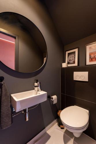 Bilik mandi di Cosy & Spacious House in Center