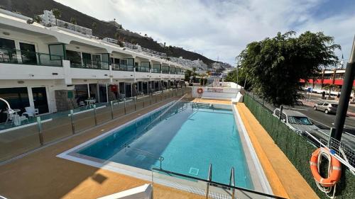 Bazén v ubytovaní Apartamentos Florida Gran Canaria Adults Only alebo v jeho blízkosti
