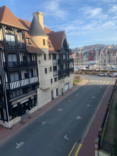 Deauville vue port centre ville
