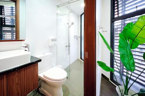 Koupelna v ubytování 9Trip Stay in Dalat Center Residence - 4 Star Service Apartment