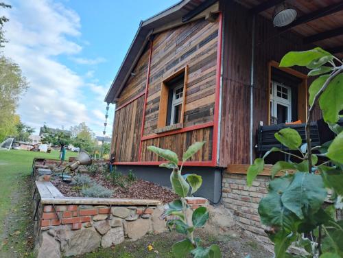 Κήπος έξω από το DOMAGAŁA domek całoroczny