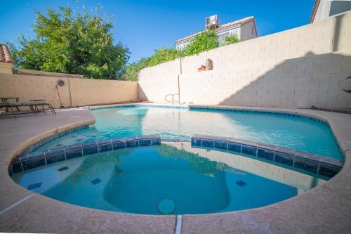 Las Vegas Oasis with Sparkling Pool home