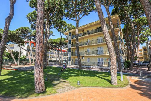 LITORAL COSTA DORADA - PINS I MAR Only families
