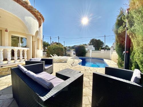Fotografia z galérie ubytovania Villa Avondale 3bedroom villa with air-conditioning & private swimming pool v destinácii L'Ametlla de Mar