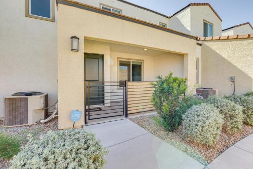 Comfy Las Vegas Retreat about 7 Mi to The Strip!