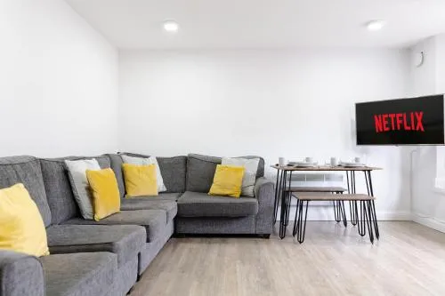 Modern Apartments Near Cardiff City Centre photo 25