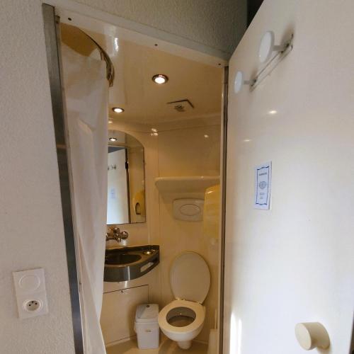 Un baño de hotelF1 Lyon Bourgoin-Jallieu