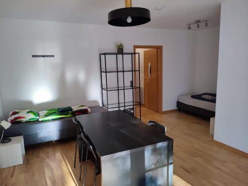 Ein Bett oder Betten in einem Zimmer der Unterkunft Schöne Gartenwohnung Düsseldorf