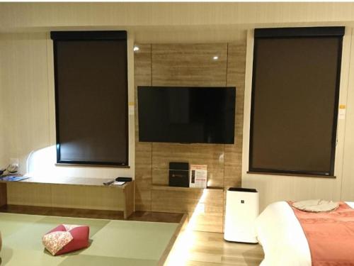 TV at/o entertainment center sa QUEEN'S HOTEL CHITOSE - Vacation STAY 67739v