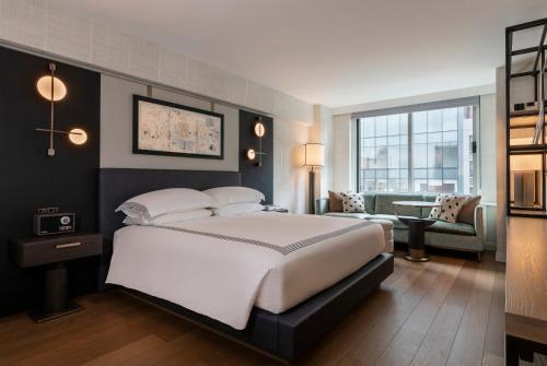 Katil atau katil-katil dalam bilik di Thompson Central Park New York, by Hyatt