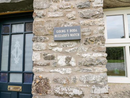 Gambar di galeri bagi Buzzards Watch di Llandeilo